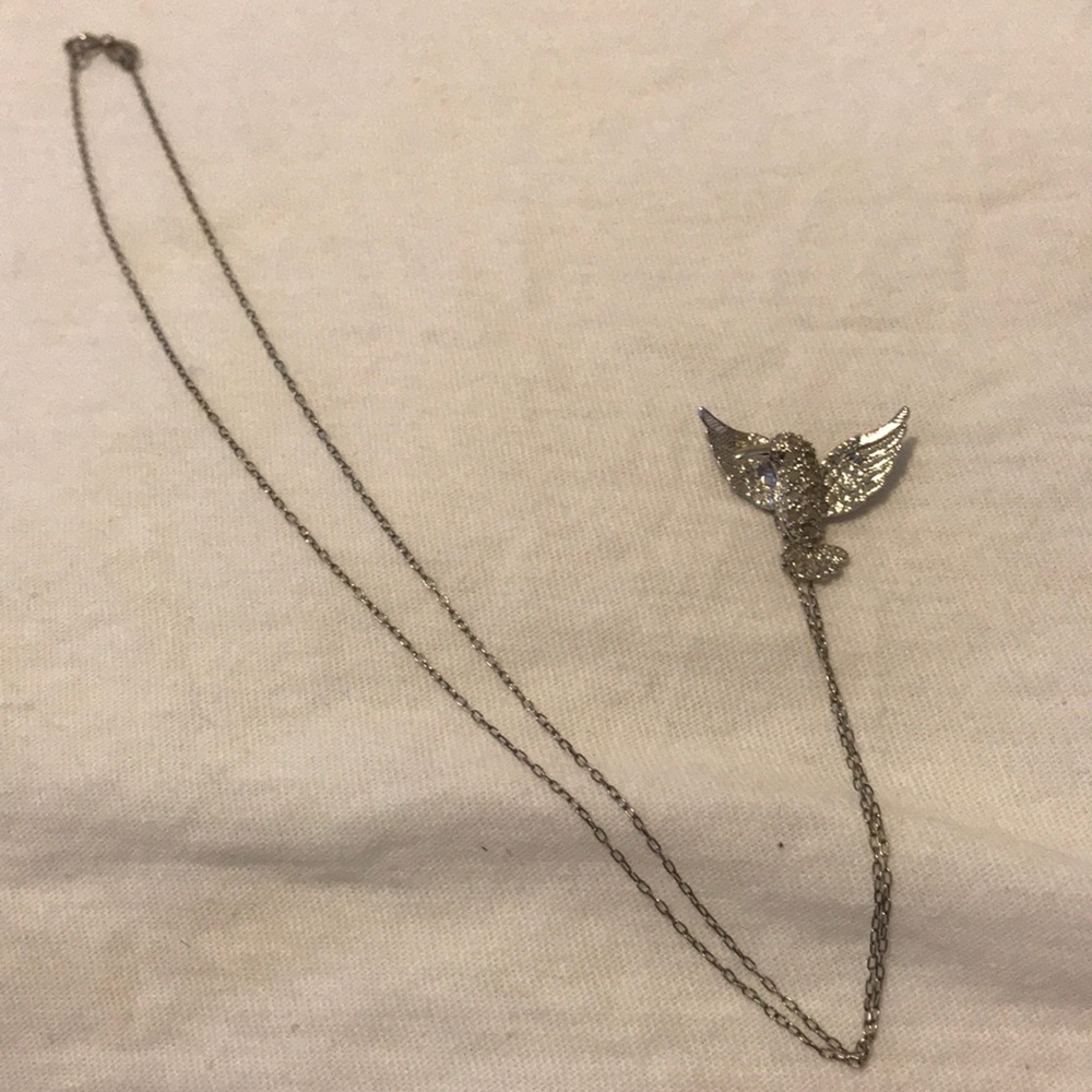 Necklace with a hummingbird pendant